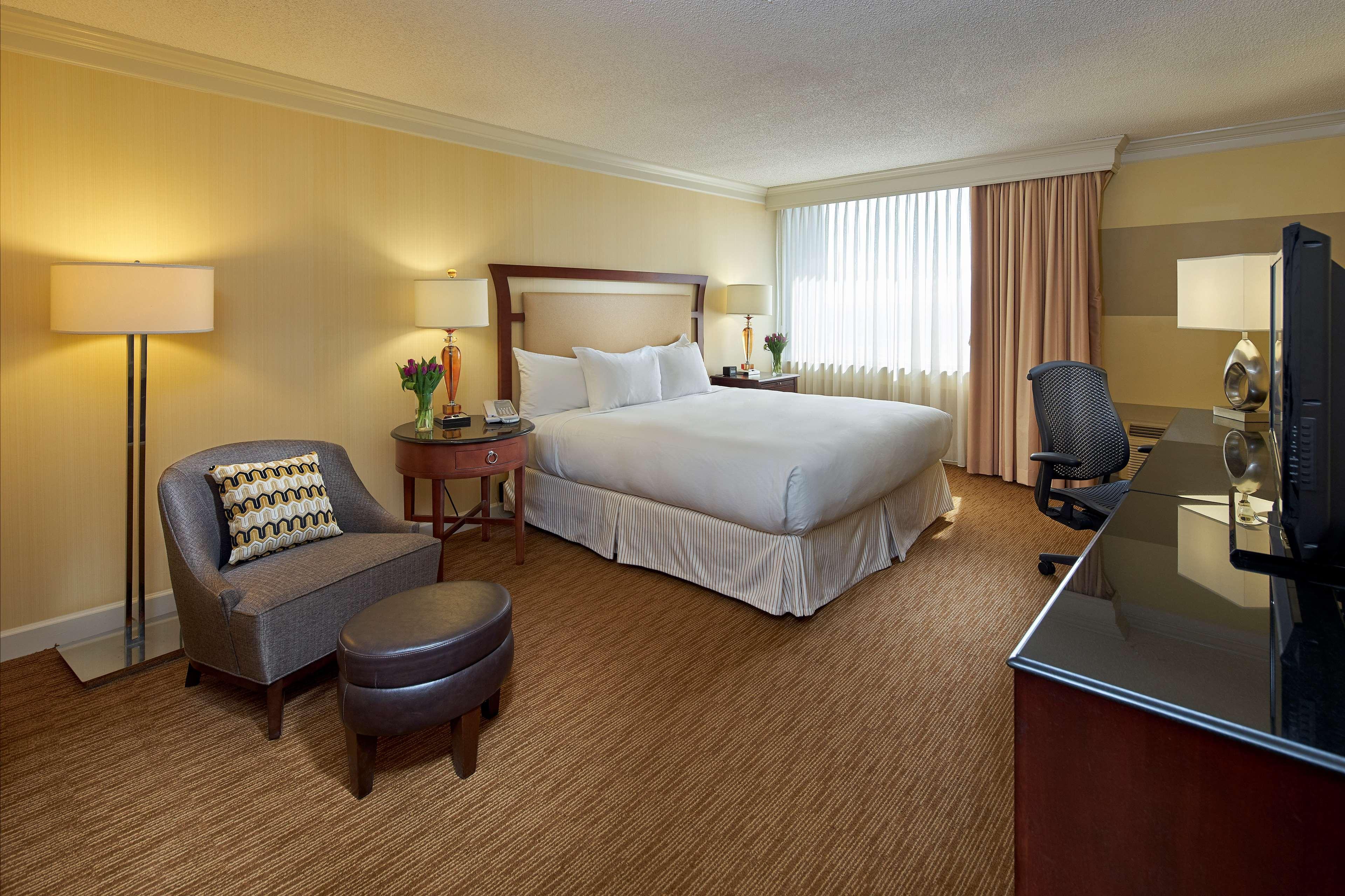 Hilton Raleigh North Hills Hotel Eksteriør billede
