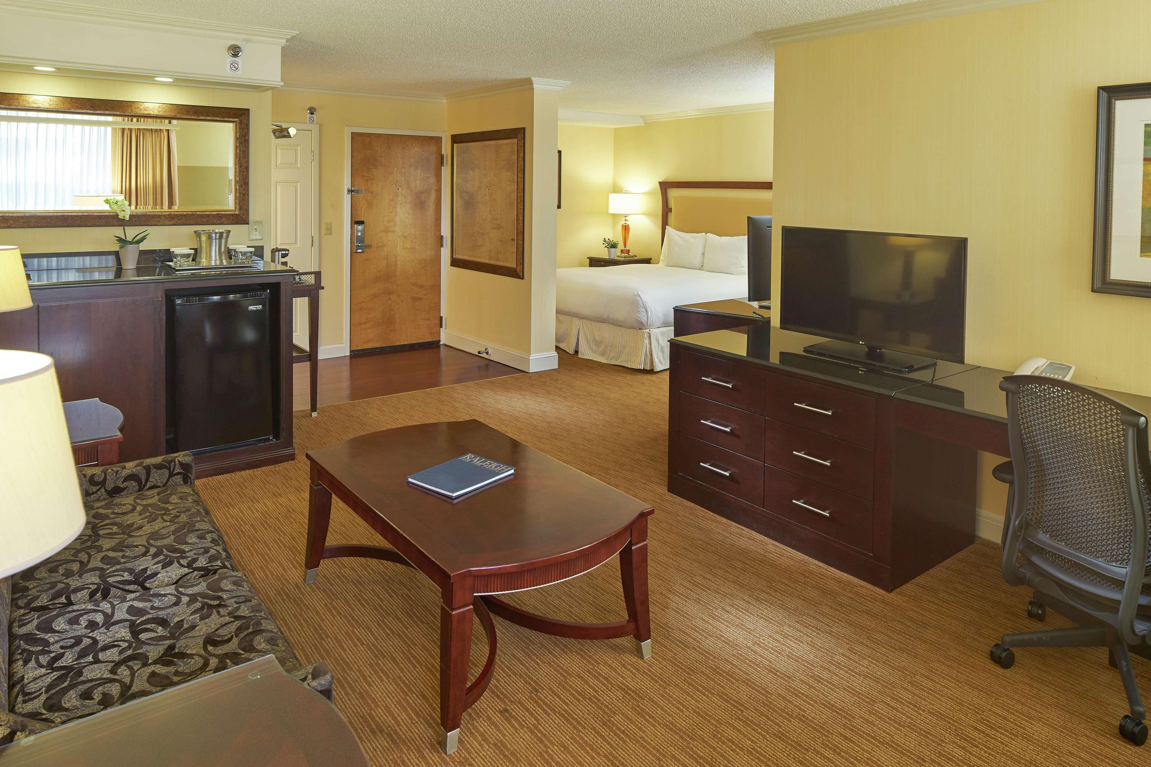 Hilton Raleigh North Hills Hotel Værelse billede