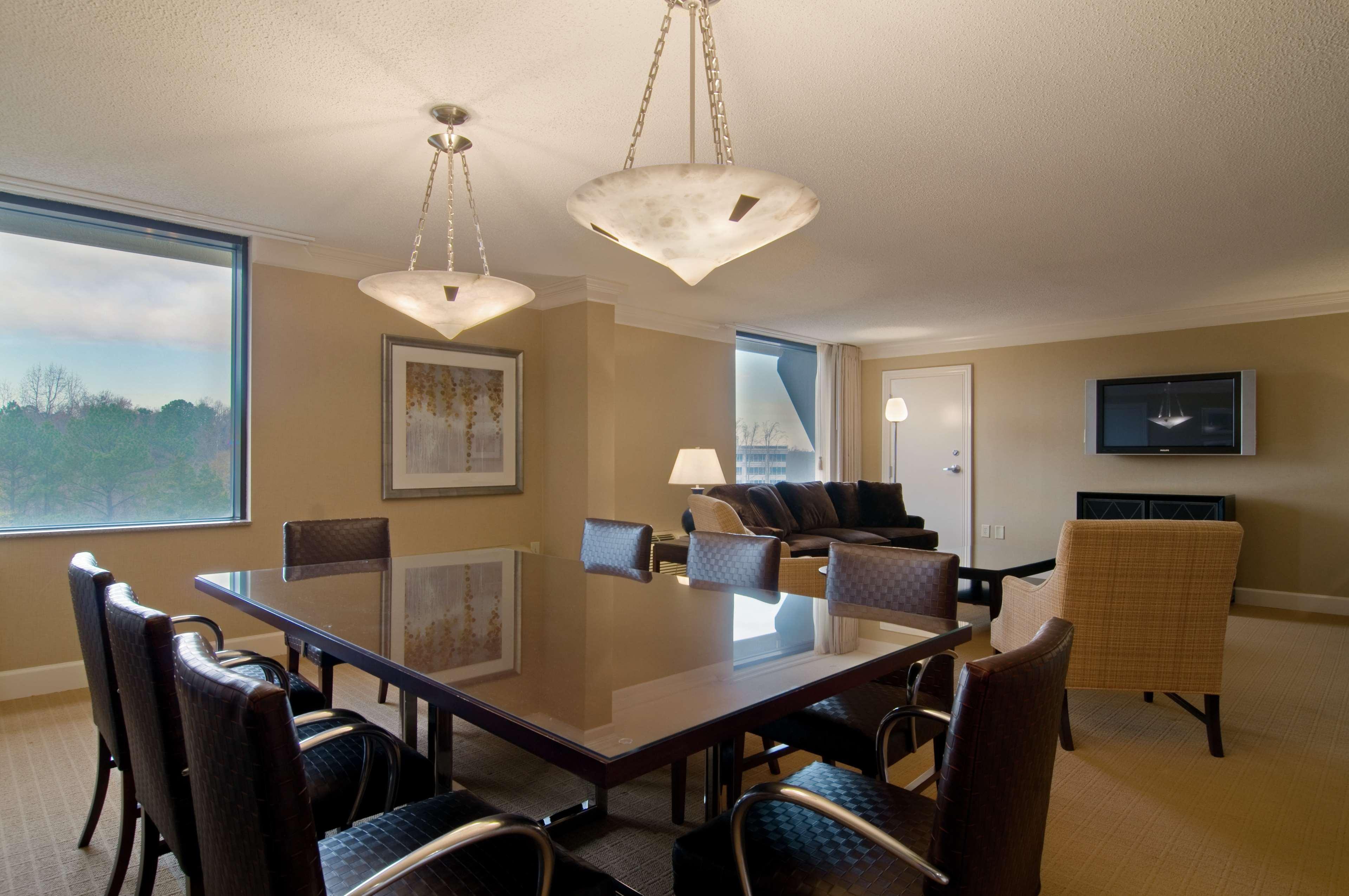 Hilton Raleigh North Hills Hotel Eksteriør billede