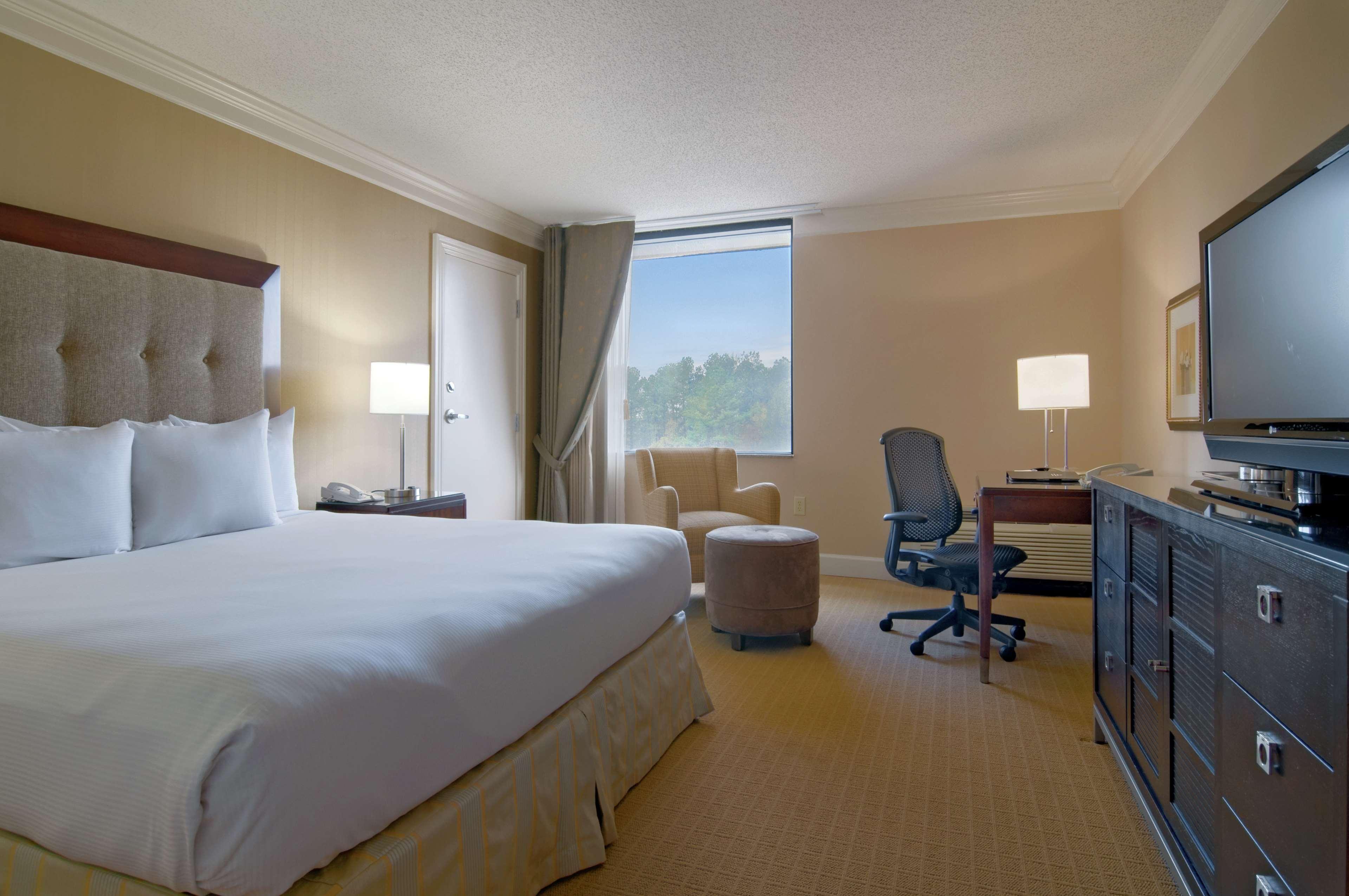 Hilton Raleigh North Hills Hotel Eksteriør billede