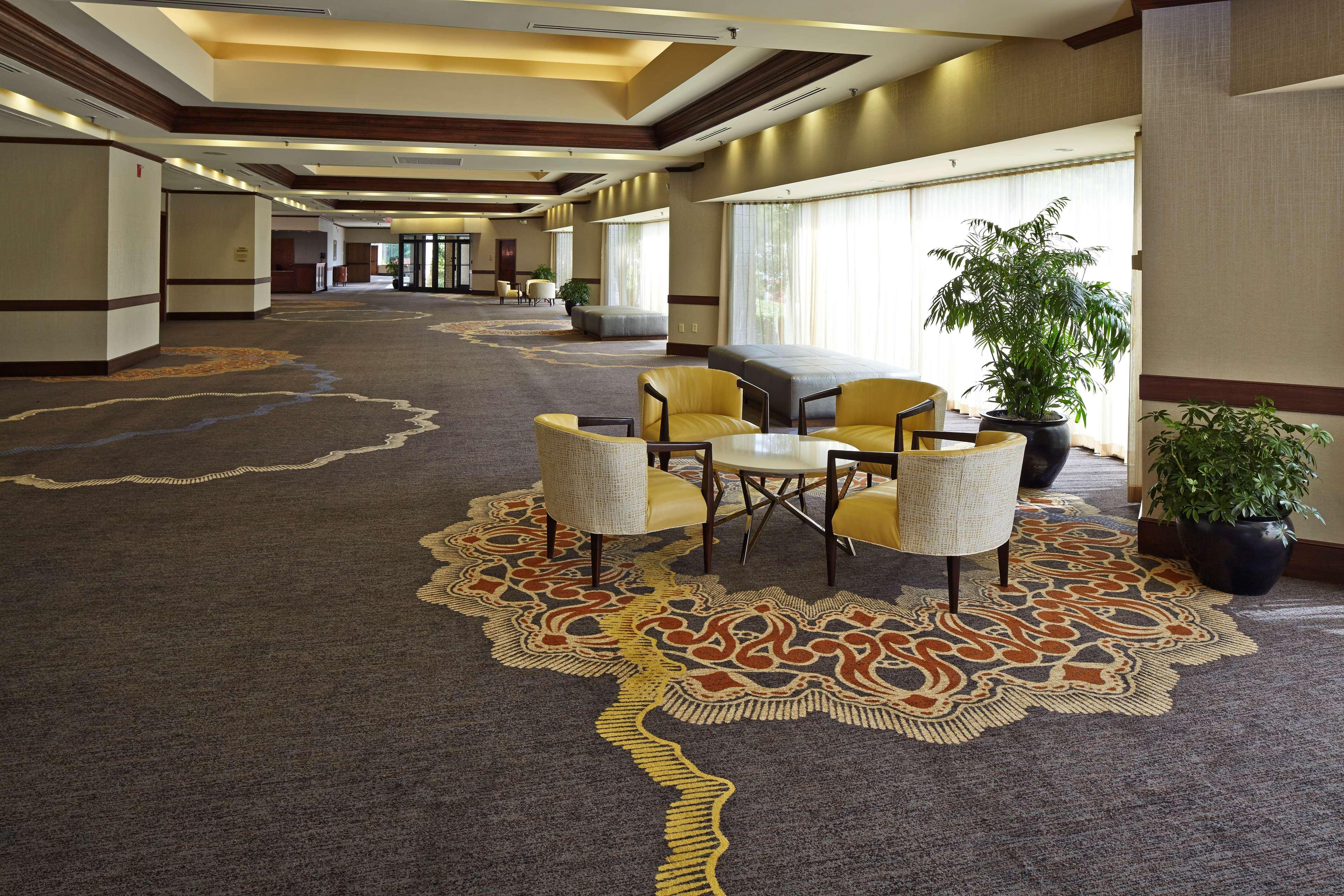 Hilton Raleigh North Hills Hotel Eksteriør billede